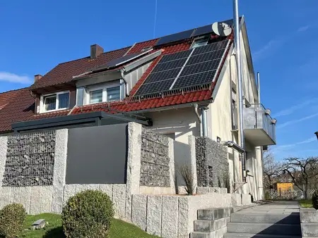 liebevoll saniertes Reiheneckhaus in Leonberg-Ramtel