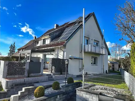 liebevoll saniertes Reiheneckhaus in Leonberg-Ramtel