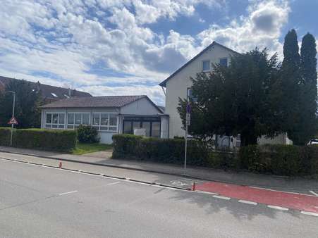 Außnansicht 2 - Mehrfamilienhaus in 71083 Herrenberg mit 140m² kaufen
