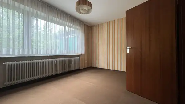 Mehrfamilienhaus mit Gewerbeeinheiten in Kornwestheimer Innenstadt 