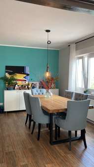Essbereich mit Esstisch und Stühlen Essbereich mit Esstisch und Stühlen - Etagenwohnung in 71696 Möglingen mit 82m² kaufen