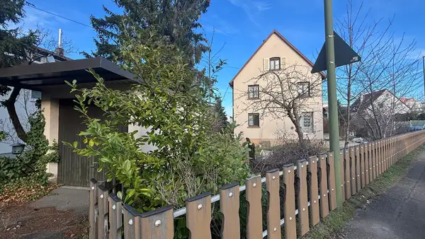 Modernisiertes Einfamilienhaus in zentraler Lage