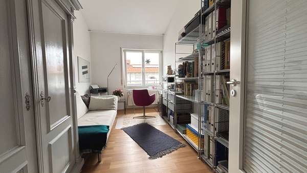 Dachgeschosswohnung in 71679 Asperg mit 98m² kaufen