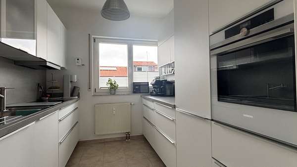 Dachgeschosswohnung in 71679 Asperg mit 98m² kaufen
