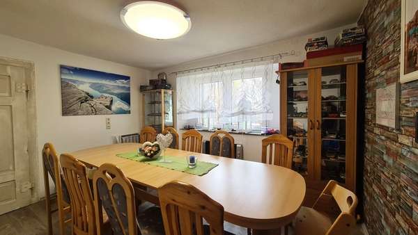 Doppelhaus - Mehrfamilienhaus in 74343 Sachsenheim mit 355m² kaufen