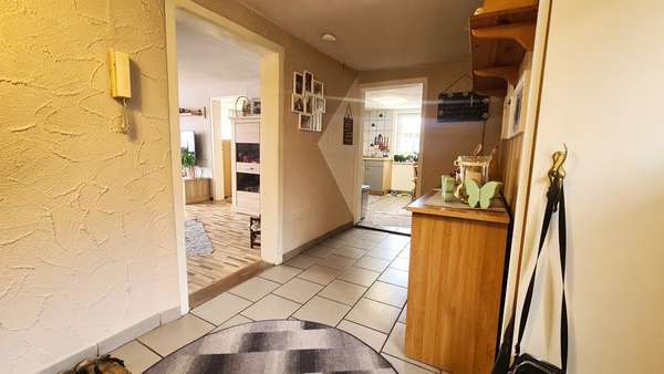 Doppelhaus - Mehrfamilienhaus in 74343 Sachsenheim mit 355m² kaufen