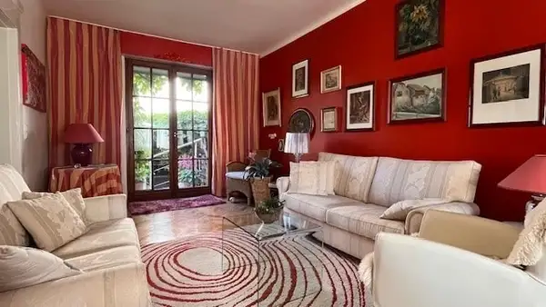 Stilvolles Zweifamilienhaus mit Altbau-Charme in Toplage von Ludwigsburg