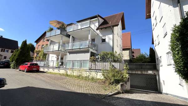 Außenbild mit Zugang zur TG-Garage Außenbild mit Zugang zur TG-Garage - Maisonette-Wohnung in 71686 Remseck mit 81m² kaufen