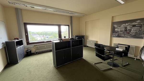 null - Büro in 71701 Schwieberdingen mit 300m² mieten