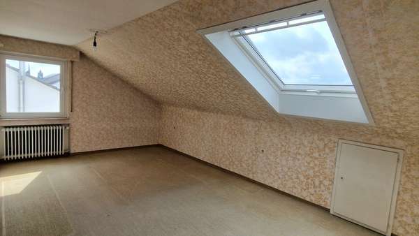 Dachgeschoss Schlafzimmer Dachgeschoss Schlafzimmer - Mehrfamilienhaus in 71706 Markgröningen mit 227m² kaufen