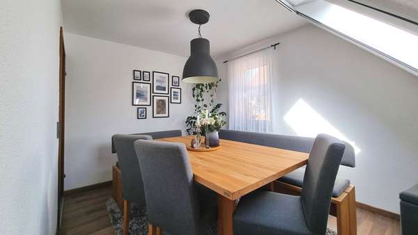 Essbereich mit Sitzmöglichkeiten Essbereich mit Sitzmöglichkeiten - Etagenwohnung in 71691 Freiberg mit 82m² kaufen