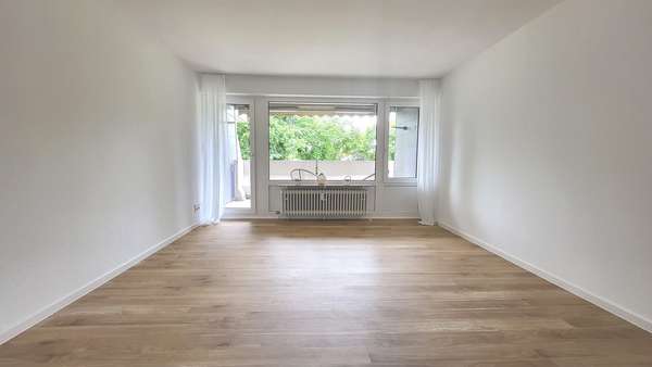 Schlafzimmer mit Zugang zum 2. Balkon - Erdgeschosswohnung in 71254 Ditzingen mit 100m² kaufen