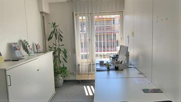 Beispielbüro 2 - Büro in 71254 Ditzingen mit 221m² mieten