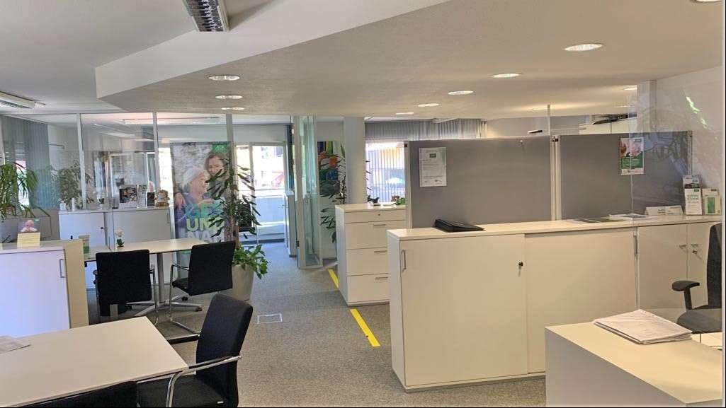 Kundenhalle - Büro in 71254 Ditzingen mit 221m² mieten