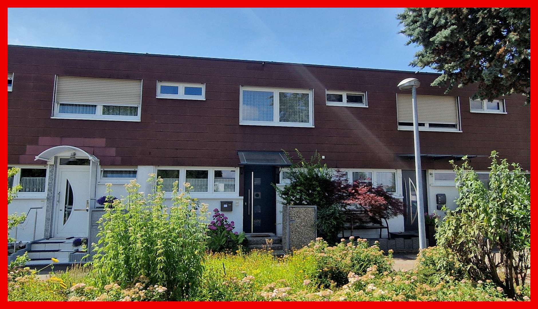 Außenansicht auf den Eingang des Haus - Reihenmittelhaus in 71665 Vaihingen mit 108m² kaufen