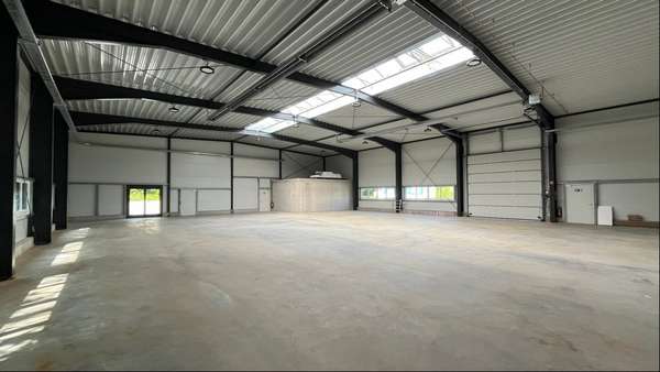 Innenansicht Halle - Halle in 71723 Großbottwar mit 719m² mieten