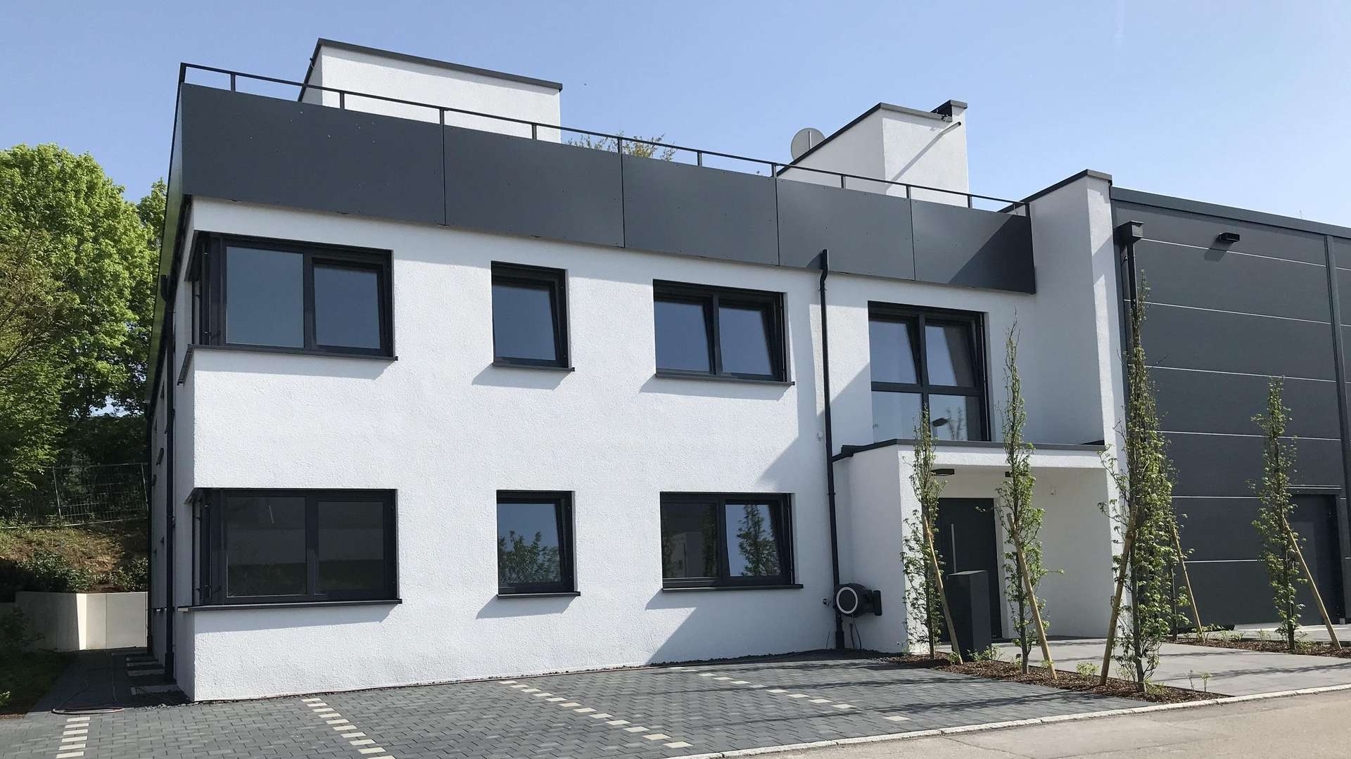 Titelbild Titelbild - Büro in 71723 Großbottwar mit 178m² mieten