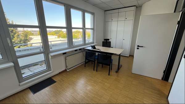 Innenansicht Büro Innenansicht Büro - Büro in 74321 Bietigheim-Bissingen mit 488m² mieten