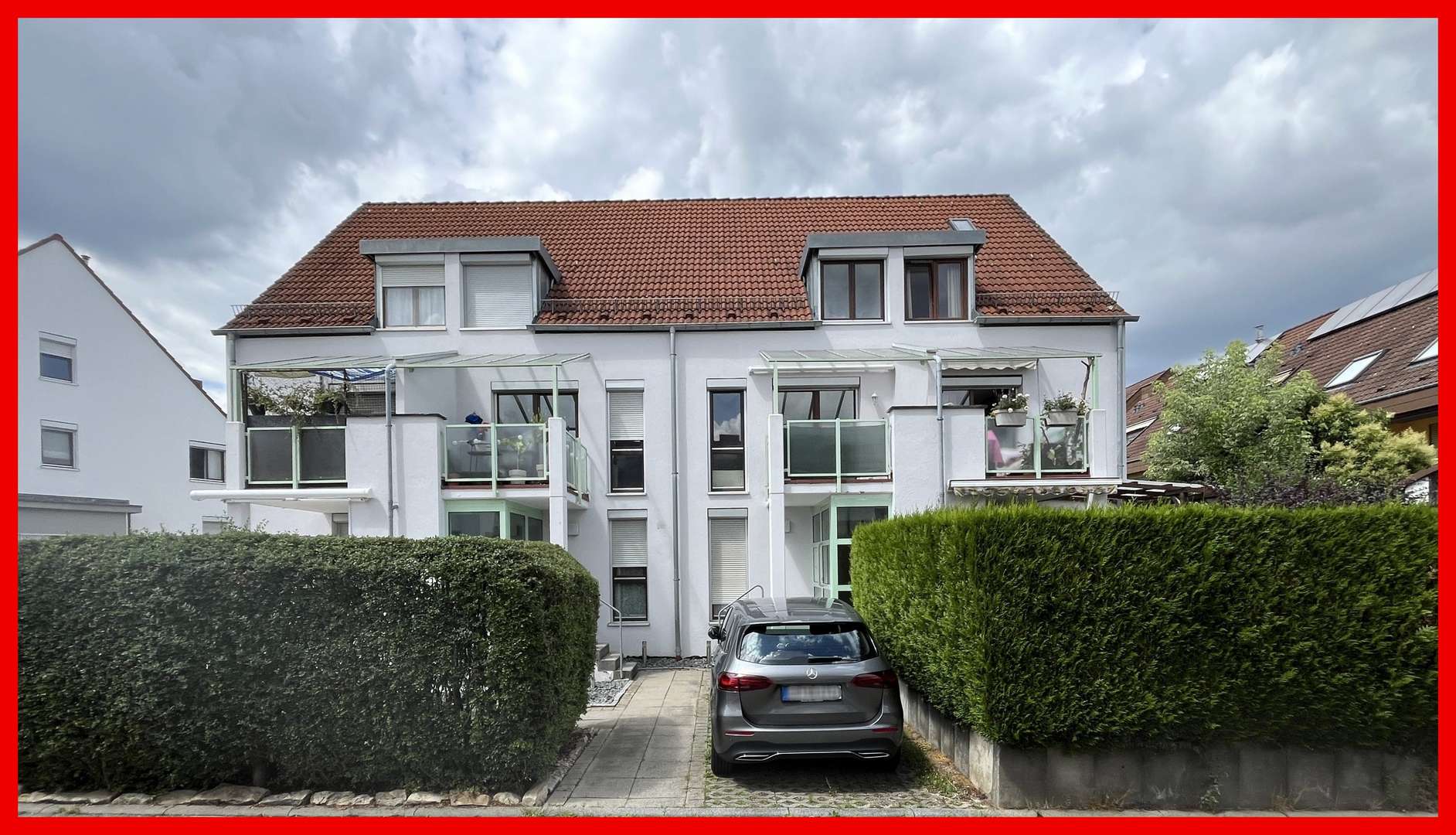 Außenbild Frontalansicht Balkonseite mit Hauseingang Außenbild Frontalansicht Balkonseite mit Hauseingang - Maisonette-Wohnung in 71686 Remseck mit 78m² kaufen
