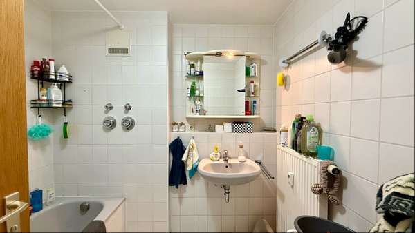 Badezimmer Badezimmer - Erdgeschosswohnung in 71634 Ludwigsburg mit 63m² kaufen