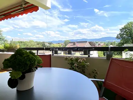 Galerie-Wohnung in Top-Wohnlage – sonnig – Dachterrasse und Balkon