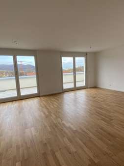 Blick in das Wohn - Esszimmer - Penthouse-Wohnung in 73312 Geislingen mit 120m² kaufen
