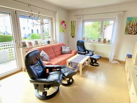 Wohnzimmer,  1. OG - Zweifamilienhaus in 73035 Göppingen mit 147m² kaufen