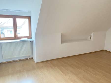 Zimmer 1 - Dachgeschosswohnung in 73037 Göppingen mit 76m² kaufen