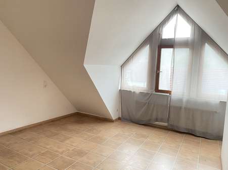 Zimmer 2 - Dachgeschosswohnung in 73037 Göppingen mit 76m² kaufen