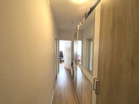 Flur EG - Mehrfamilienhaus in 73061 Ebersbach mit 228m² kaufen