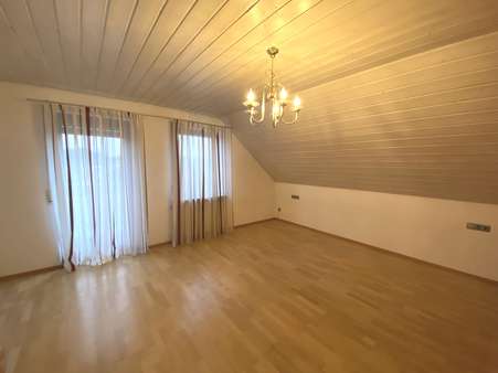 Schlafzimmer - Maisonette-Wohnung in 73098 Rechberghausen mit 125m² kaufen