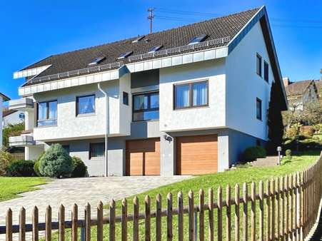 Ansicht - Zweifamilienhaus in 73035 Göppingen mit 204m² kaufen