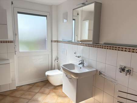 Badezimmer Badezimmer - Etagenwohnung in 73087 Bad Boll mit 89m² kaufen