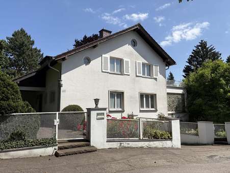 Ansicht - Einfamilienhaus in 73033 Göppingen mit 360m² kaufen