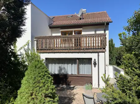 Charmante Doppelhaushälfte mit Garten, Terrasse und Dachterrasse in ruhiger Lage von Göppingen