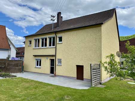 Rückseite Hausansicht - Einfamilienhaus in 73347 Mühlhausen mit 131m² kaufen