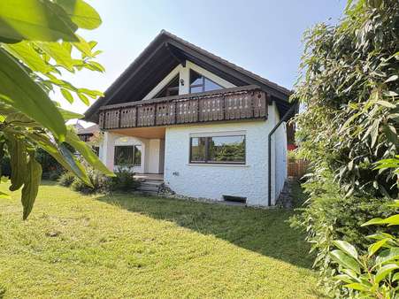 Ansicht vom Garten - Zweifamilienhaus in 73095 Albershausen mit 260m² kaufen