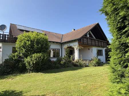 Außenansicht vom Garten (Süden - Zweifamilienhaus in 73095 Albershausen mit 260m² kaufen