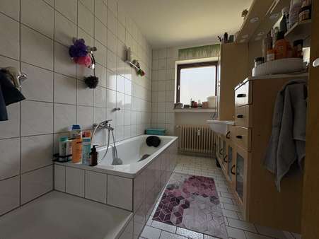 Bad EG Bad EG - Doppelhaushälfte in 73035 Göppingen mit 179m² kaufen