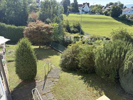 Blick vom Balkon in Ihren Garten Blick vom Balkon in Ihren Garten - Reihenmittelhaus in 73033 Göppingen mit 123m² kaufen