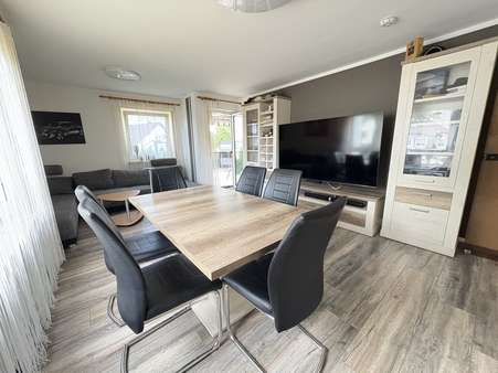 Wohn-, Esszimmer Wohn-, Esszimmer - Erdgeschosswohnung in 73079 Süßen mit 84m² kaufen