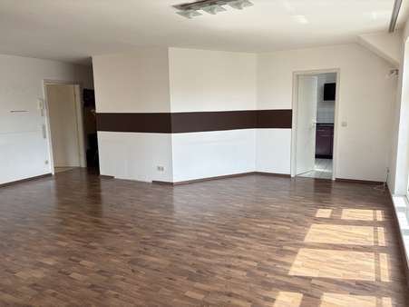 Wohn- / Essbereich Wohn- / Essbereich - Dachgeschosswohnung in 73054 Eislingen mit 78m² kaufen