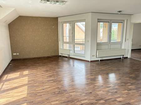 Wohn- / Essbereich Wohn- / Essbereich - Dachgeschosswohnung in 73054 Eislingen mit 78m² kaufen
