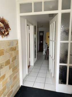 Entrée Entrée - Doppelhaushälfte in 73072 Donzdorf mit 154m² kaufen