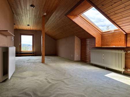 Diele - Dachgeschosswohnung in 73035 Göppingen mit 44m² mieten