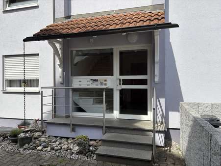 Hauseingang - Erdgeschosswohnung in 73054 Eislingen mit 50m² kaufen