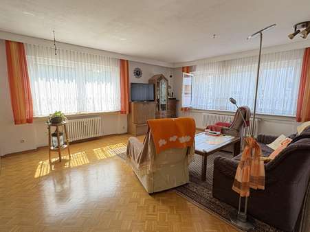 Wohnzimmer OG - Mehrfamilienhaus in 73037 Göppingen mit 178m² kaufen