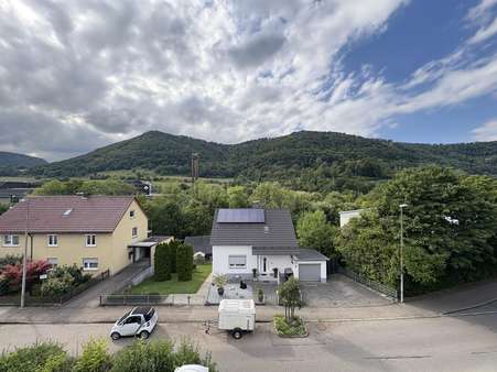 Aussicht Aussicht - Etagenwohnung in 73337 Bad Überkingen mit 77m² kaufen