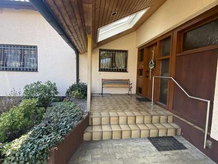 Eingangsbereich - Einfamilienhaus in 73087 Bad Boll mit 157m² kaufen