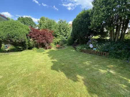 Familienfreundliches Wohnhaus mit einem schönen, großen Garten